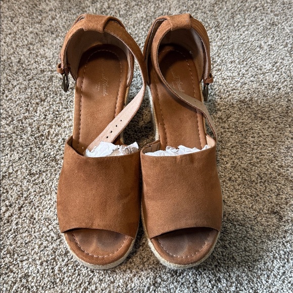 Universal Thread Wedges - Picture 4 of 4